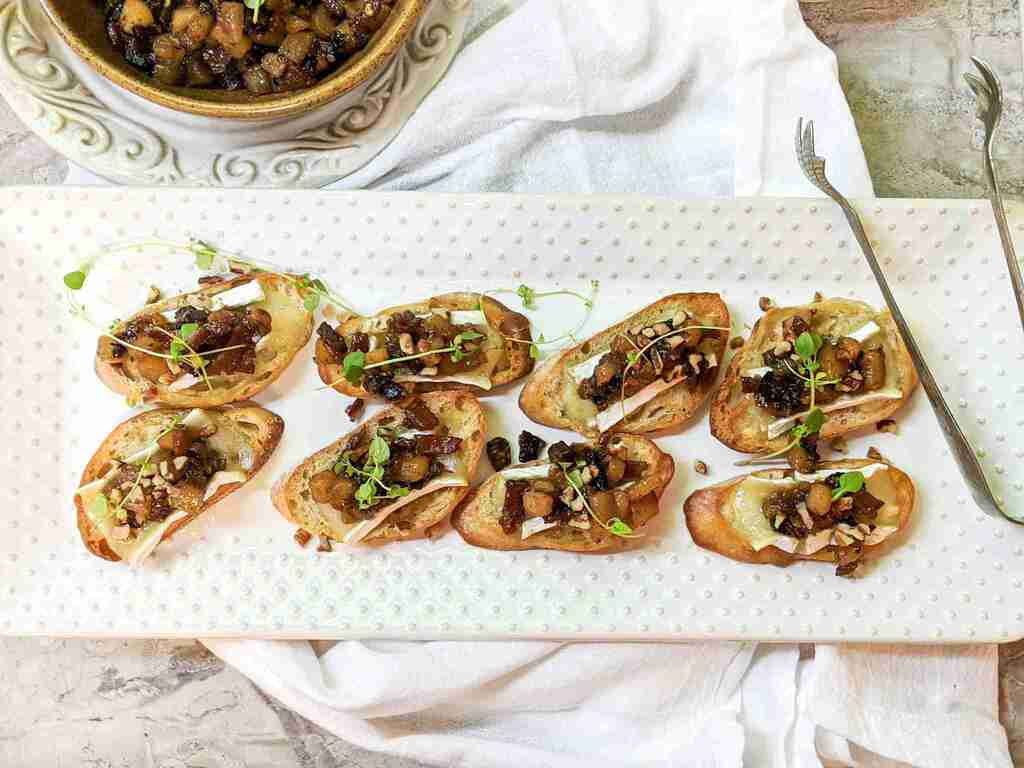 Fig, pear and bacon crostini