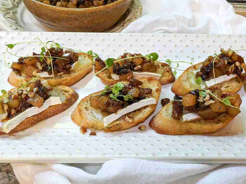 Pear, fig and bacon chutney