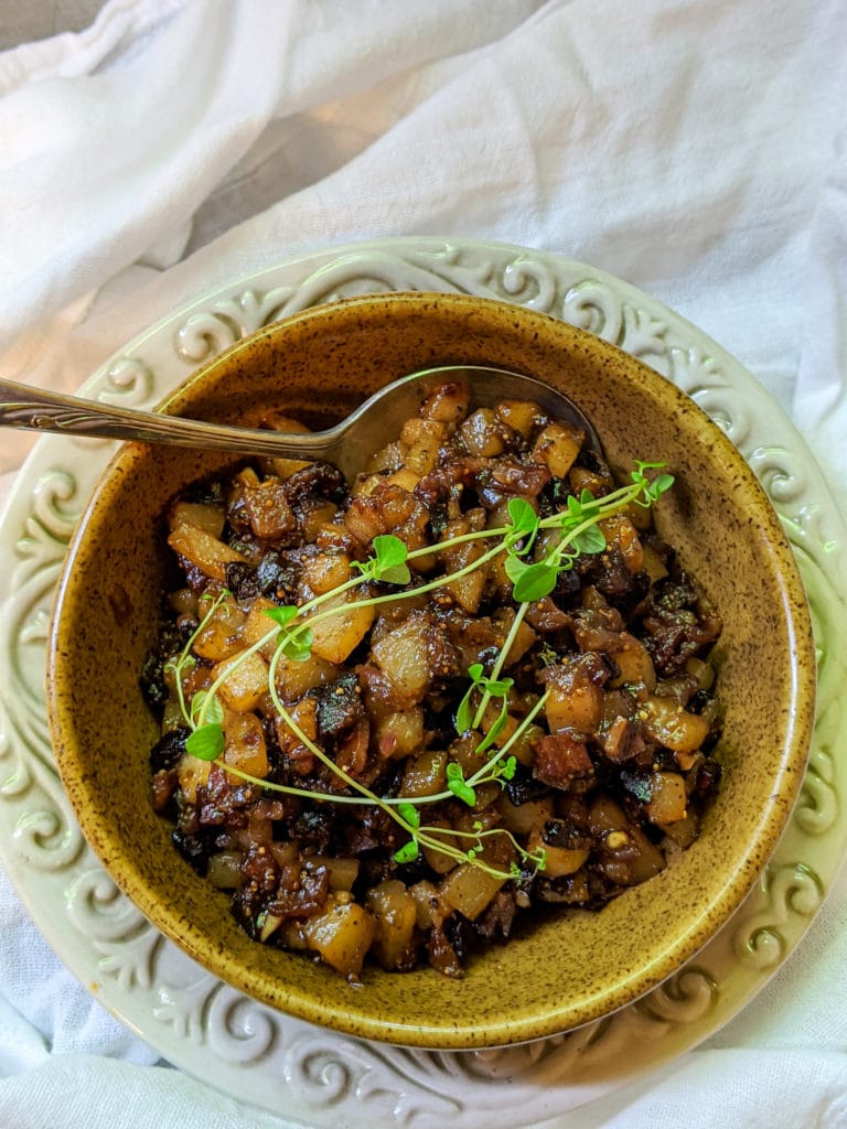 Pear, fig and bacon chutney in a bowl
