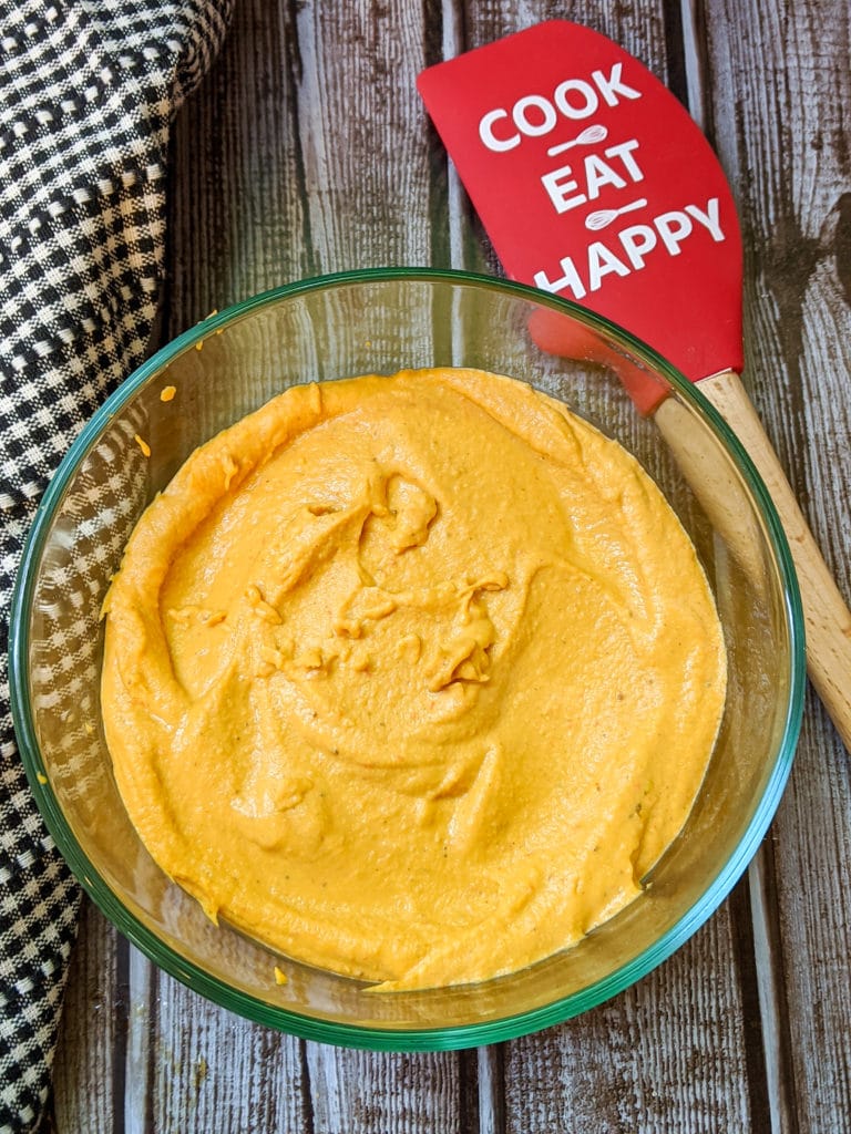 Hummus in bowl